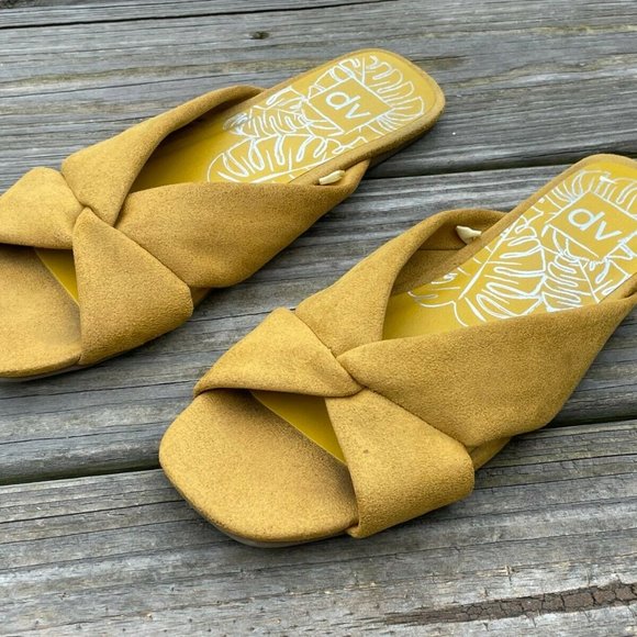 Dolce Vita Women Sandal Yellow Suede Flat Ladies Shoes Size 8 - Picture 2 of 12